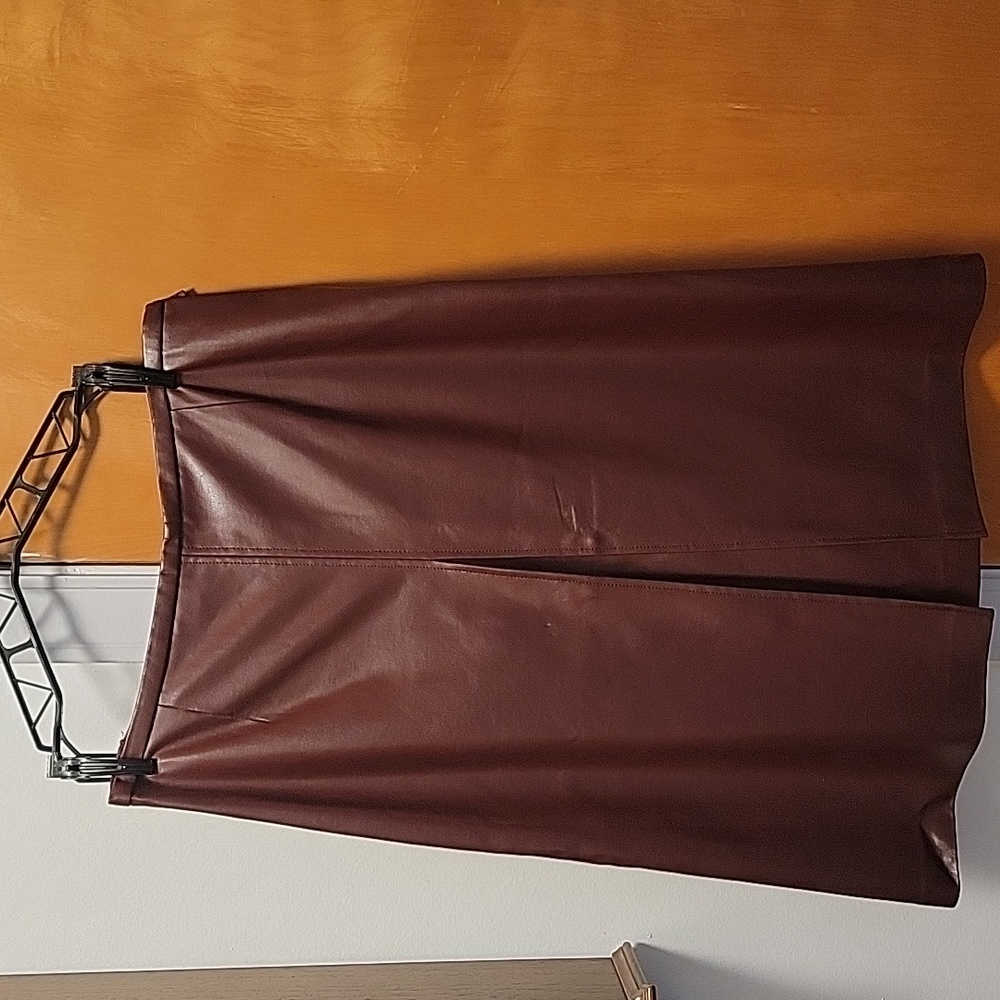 HIRSCH FAUX LJEATHER SKIRT